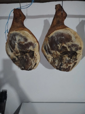 Șuncă afumată de vânzare 