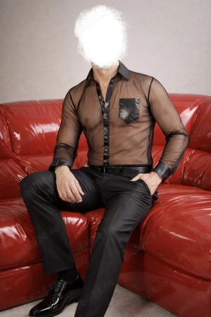 Bună! Sunt un domn discret, manierat pentru un cuplu swingers sau pentru o doamnă domnișoară!