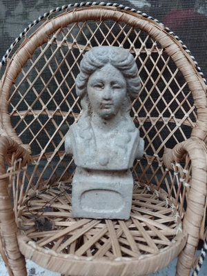 Statueta bust turnată din aluminiu 