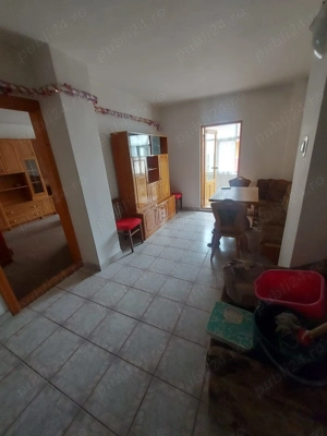 Apartament cu 2 camere etaj 1 zona Dovali (are centrala)