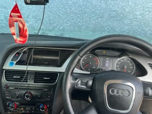 audi a4 b8 volan dreapta pentru mai multe sunati  - imagine 2