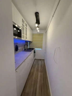 Apartament 4 camere, decomandat, etaj 3 - Zona Cetatii - imagine 5