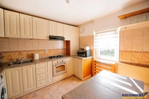 Apartament luminos cu 2 camere decomandate  zona  Rasnov