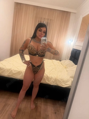  Larissa diferita fata de ce ai vazut pana acum !! REALA! 