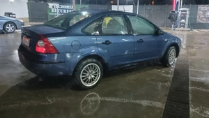 ford focus  1.6i pret 1350e