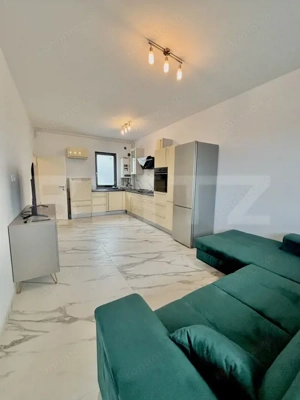 Apartament cu 3 camere, 2 bai, terasa 23 mp, Giroc - imagine 3