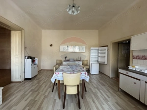 Casă pe str. Avram Iancu în Dumbrăveni - imagine 4