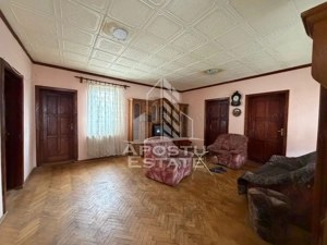 Casa individuala, cu 12 camere,5 bai, acces auto, teren 642, Girocului - imagine 2