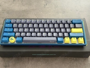 Vând tastatură mecanică gaming DUCKY One 3 Daybreak Mini