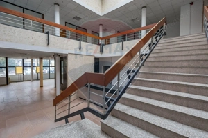 Clădirede închiriat, poziție ultracentrală – ideal clinică/HORECA - imagine 4