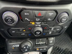 TVA deductibil  241 CP  Panorama  Distronic   Led - imagine 10