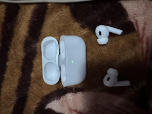 AirPods Pro 2nd generation cu carcasă MagSafe 
