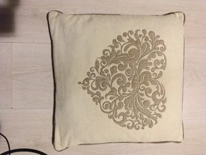 Husa Perna Inima din Bumbac Embroidery Heart Pattern Cushion Cover 43x43