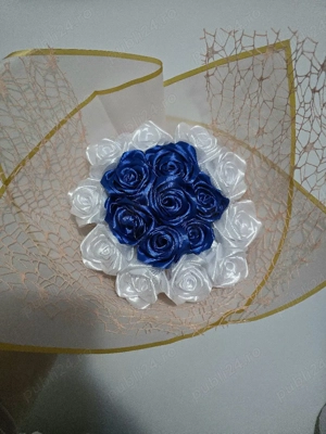 Vand buchet cu trandafiri din satin
