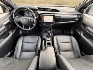 Toyota Hilux 2.8d Invincible usor avariat  27800   - imagine 7