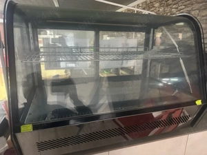 vand vitrina prezentare rece