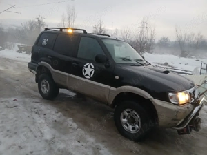 vând Nissan terrano de 2 27 cu acte la zi cu fiscal ieste autilitară cu 4locuri în acte 