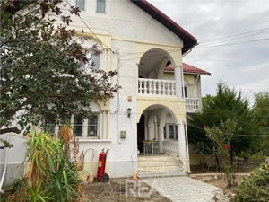 Vila de vanzare in zona Bucurestii Noi - langa Parc Bazilescu