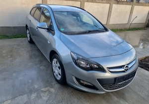 Opel Astra J model 2014 1.4 benzina 140 cai  - imagine 3