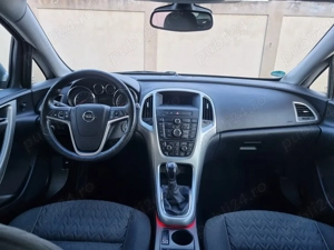 Opel Astra J model 2014 1.4 benzina 140 cai  - imagine 4