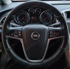 Opel Astra J model 2014 1.4 benzina 140 cai  - imagine 5