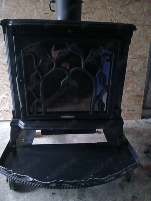 Sobă de fontă aproape noua