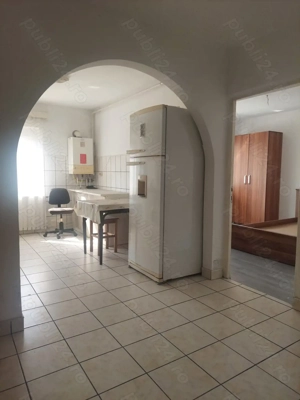 Apartament et.1 decom.com.1.sup.tot 53 mp hol si bucatarie mare open space M.5