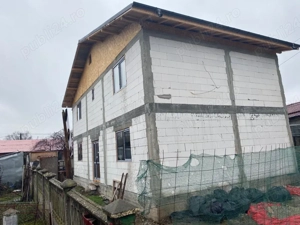 de vanzare casa P+E  