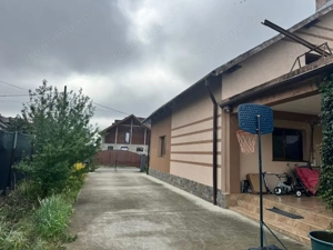 Casă superbă spatioasa intr-o zona linistiota aproape de oras - imagine 4