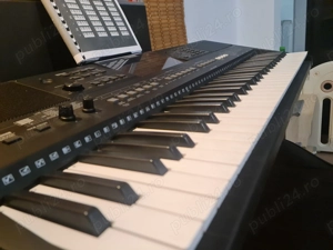 Yamaha PSR E-463 + pedală sustain