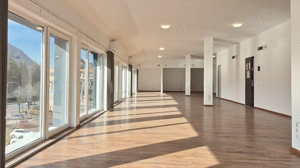 Spatiu comercial ideal pentru clinică medicală, birouri sau activități similare. - imagine 19