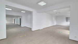 Spatiu comercial ideal pentru clinică medicală, birouri sau activități similare. - imagine 9