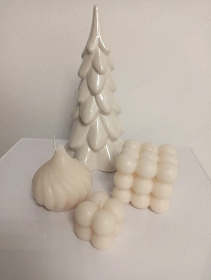 Realizezi lumânări la comanda sau marturi diferite culori și arome.