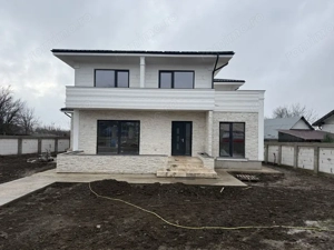 Aroneanu VILA LUX  SU=246 TEREN 750mp  zona  centrala