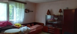 casa de vanzare cu 3 camere - imagine 2