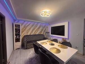  Apartament decomandat de vânzare – zonă centrală - imagine 2