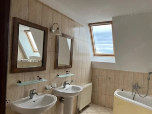 Pensiune agroturistica de vanzare in localitatea Horodnic de Sus jud.Suceava - imagine 9