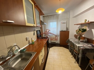 Apartament cu 3 camere pe Strada Constitutiei Judet Sibiu - imagine 8