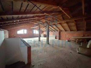 Casa situata in Catargiu Baraganului P+1+M suprafata 170mp-zona buna - imagine 9