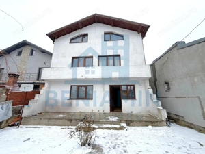 Casa situata in Catargiu Baraganului P+1+M suprafata 170mp-zona buna