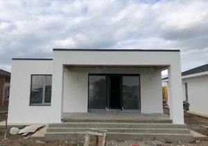 Casa cu trei dormitoare în Sîntandrei  - imagine 2