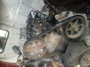 dezmembrez motor de pejo 207 - imagine 3