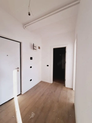 3 camere.Pe doua niveluri.Luminos.Spatios - imagine 12