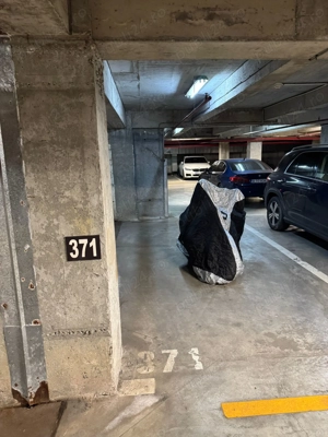 Vand loc de parcare in Central Residential Park, zona Stefan Cel Mare