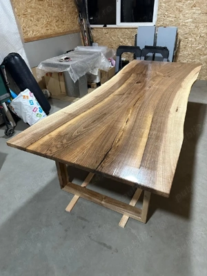 masa din lemn de nuc 