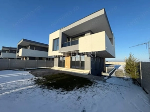 Vila D+P+ET,ansamblu închis, panouri fotovoltaice,3 locuri parcare Mutare Rapida