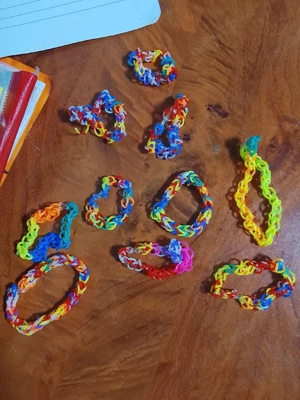 Brățări din elastice colorate 