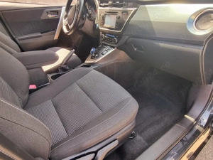 Toyota auris hibrid - imagine 8