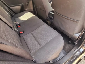 Toyota auris hibrid - imagine 9