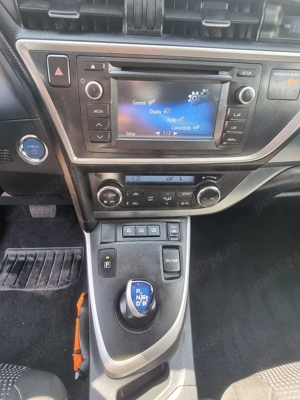 Toyota auris hibrid - imagine 10